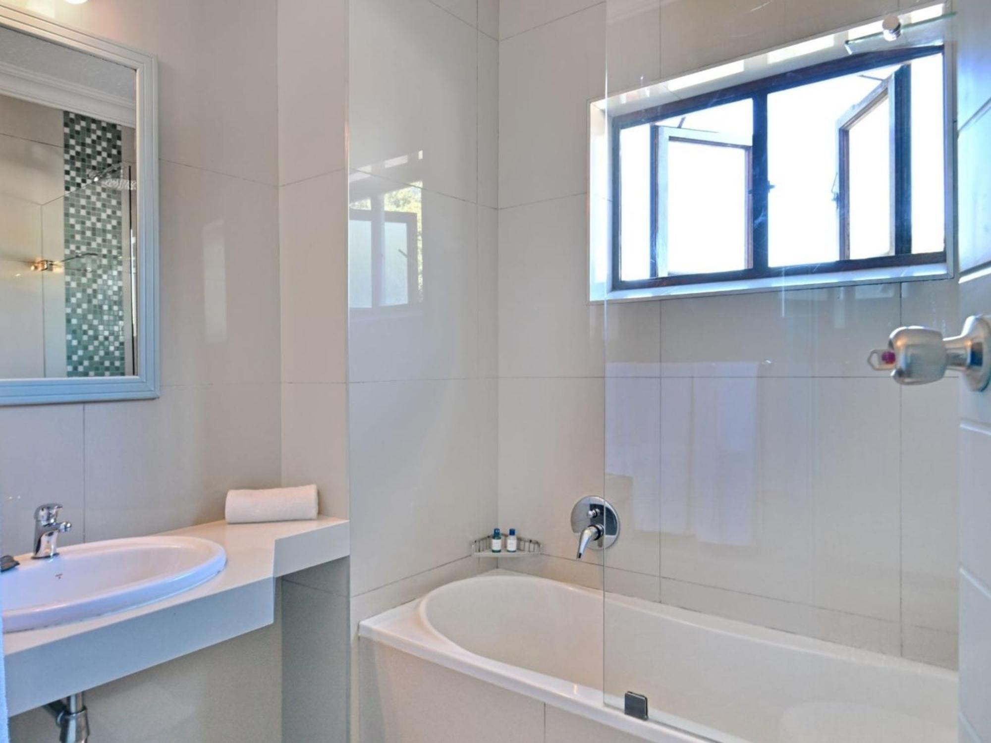Standard Interleading Family Room